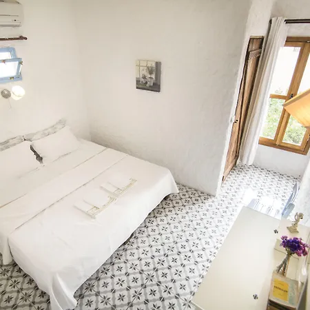 בית הארחה Afet Hanim Konagi 4*