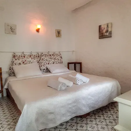 Afet Hanim Konagi Konukevi